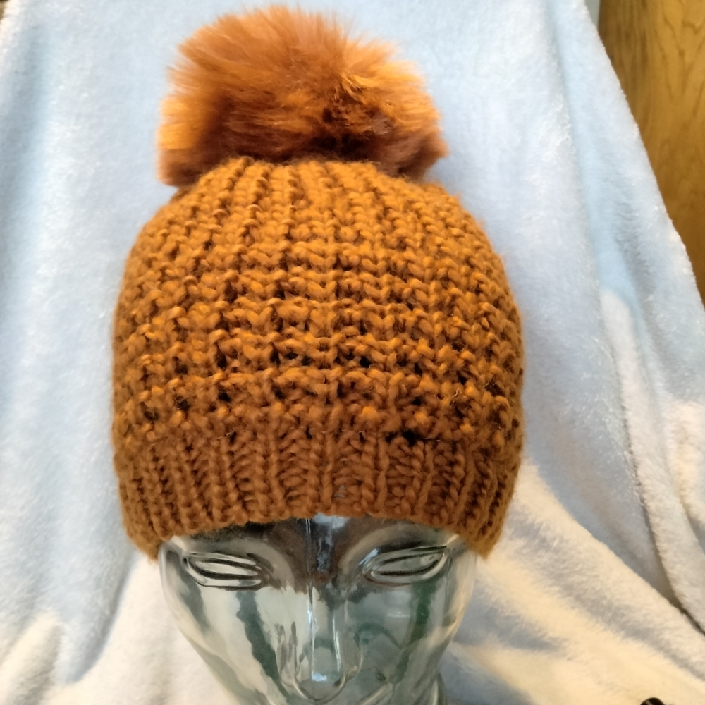 Kyi Kyi Canada Wool Blend Burnt Orange Knit Beanie with Oversized Pom Pom New
